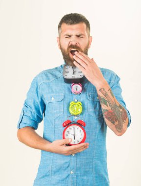 Fazla mesai ve aciliyet.