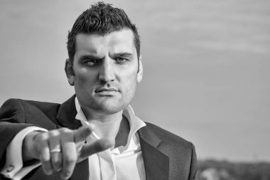 yakışıklı adam açık