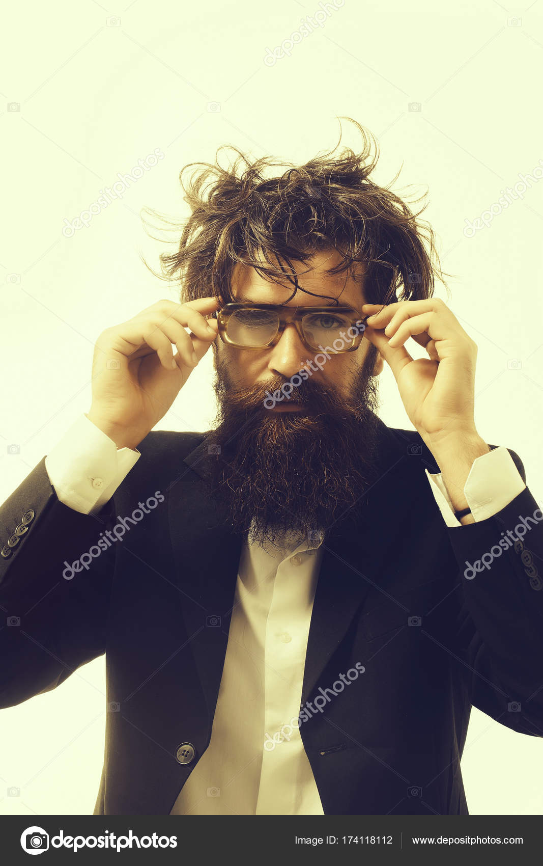 メガネの教授のひげを生やした男の狂気の科学者 — ストック写真