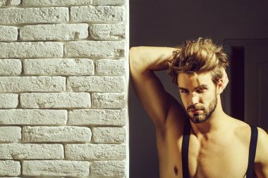 seksi kas sakallı adam