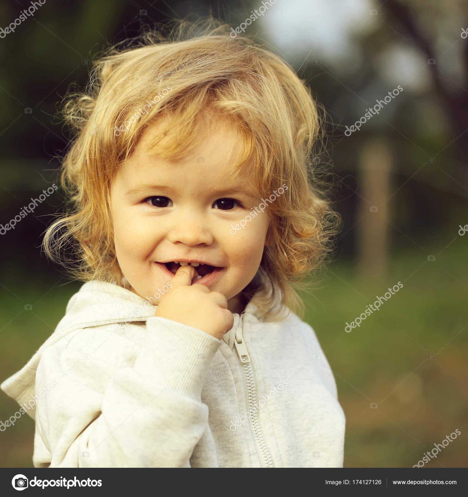 Ela Gözlü Kız Bebekler fotoğrafları Ela Gözlü Kız Bebekler fotoğrafları