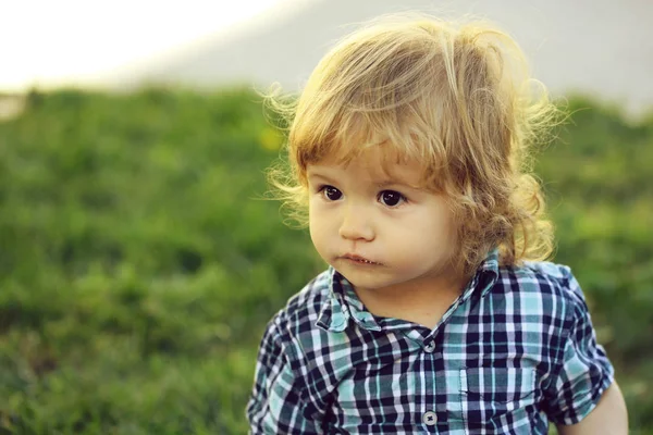 Cute baby boy outdoor — Stock Photo, Image
