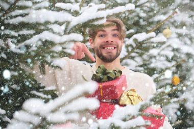 Kırmızı kar ahşap kutularda, işaret parmağı dostum
