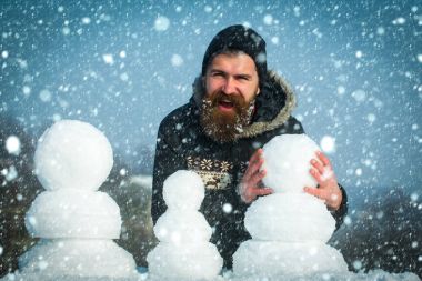Kardan adam aile beyaz kar yaptı