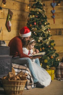 Noel Baba çocuk ve sakallı adam, Noel ağacı.