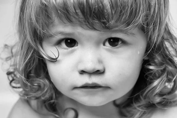 Loira bebê menino closeup — Fotografia de Stock
