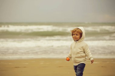Erkek bebek kapşonlu ceket 