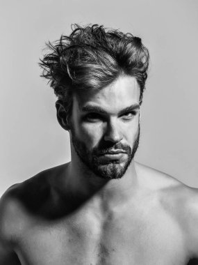 Seksi sarışın yakışıklı genç