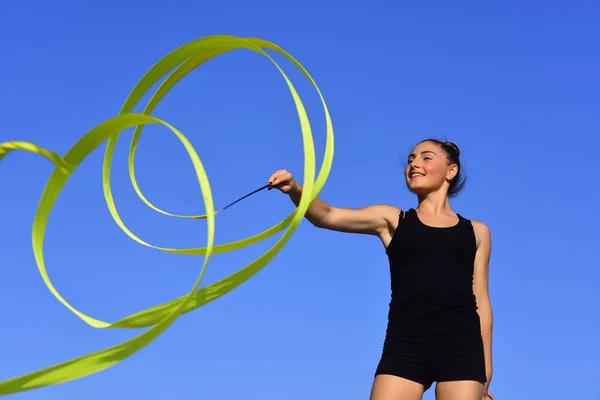 Flexibilidad en acrobacias y salud física . — Foto de Stock