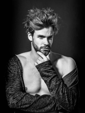 seksi kas sakallı adam