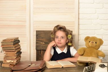 Eğitim ve çocukluk.