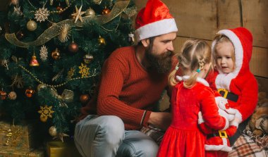 Yeni yıl küçük kız ve erkek, peri masalı.