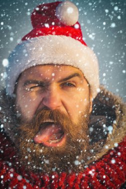 Noel Baba hipster kırmızı şapka ve atkı.