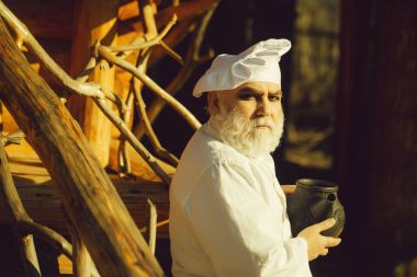 Sakallı cook ile demir çaydanlık