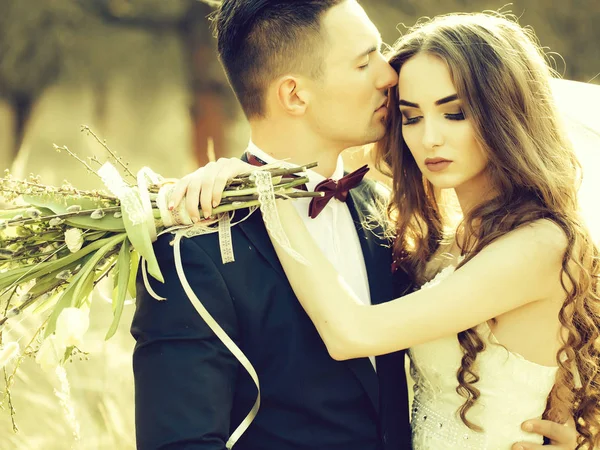 Wedding embracing couple — Stock Photo, Image