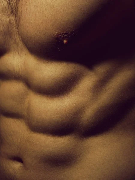 Torse masculin musculaire — Photo