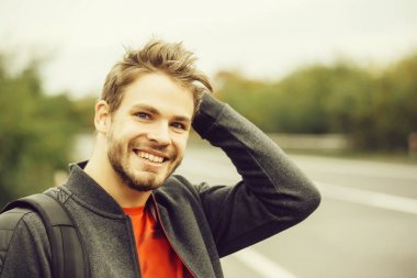 seksi gülümseyen adam