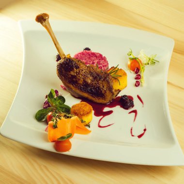 Confit ördek veya kaz ayağı