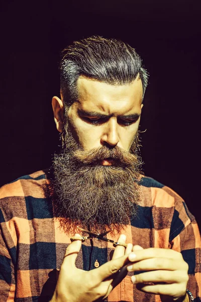 makas'ın genç erkekle