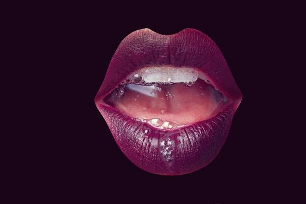 Sexy vrouwelijke lippen — Stockfoto