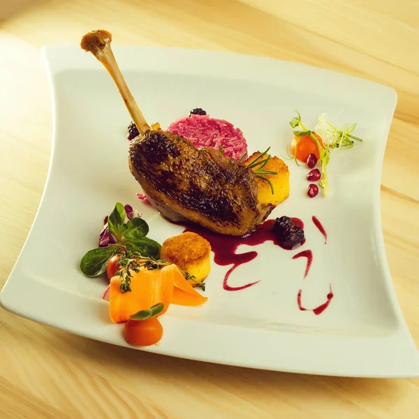 Confit ördek veya kaz ayağı