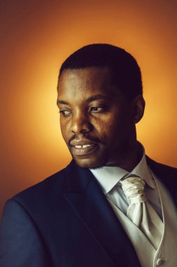 yakışıklı bir Afrikalı-Amerikalı adam