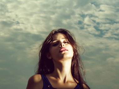 Genç güzel seksi kız açık