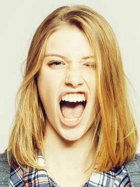 Kızgın güzel kız palyaçoluk