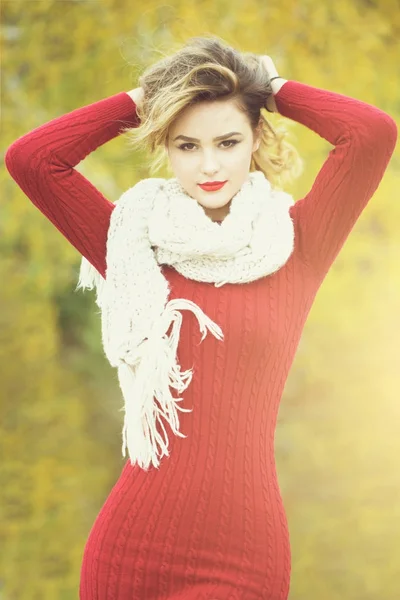 Sexy pretty girl with red lips — Stock Photo, Image