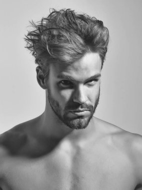 Seksi sarışın yakışıklı genç