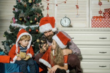 Noel Baba çocuk, sakallı adam, Noel ağacı.