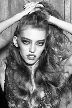 Üzgün şehvetli kadın