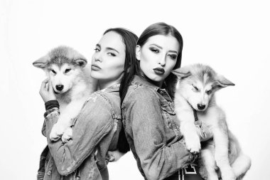 denim husky ile kız