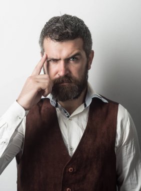 Adam ya da sakallı işadamı.