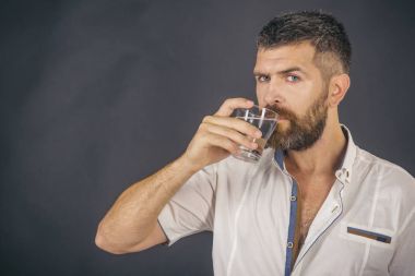 Hipster temiz sağlıklı su, serinletici içecek.