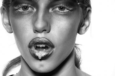 Thorn makyaj kadınla