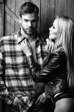 Genç şık bir çift.