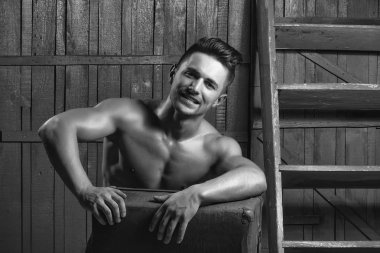 Adam ve takım elbise