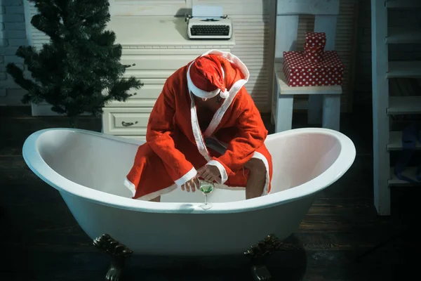 Hombre de Navidad con barba, esperando . — Foto de Stock