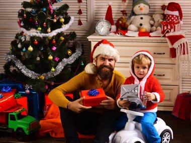 Mutlu aile yeni yılı ve Noel 'i kutluyor..