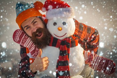 Noel adam ve kardan adam şapkalı açık