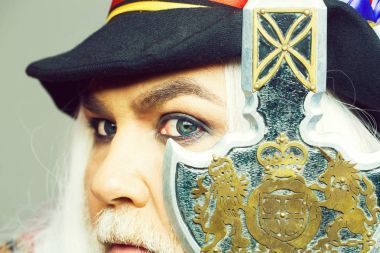 Komuta sizde sakallı beefeater