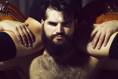 Adam kadın bacakları