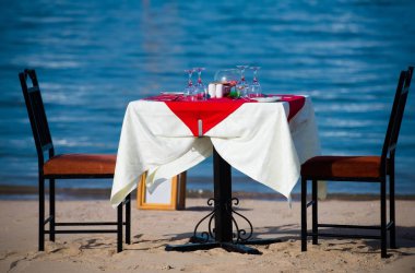 Tropikal beldesinde yemek