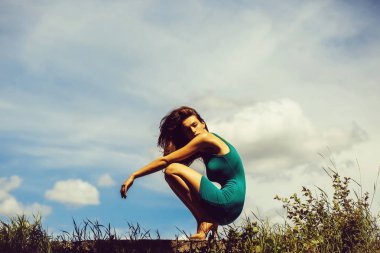 Seksi vücut ile güzel kız