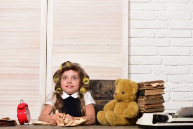 Eğitim ve çocukluk.