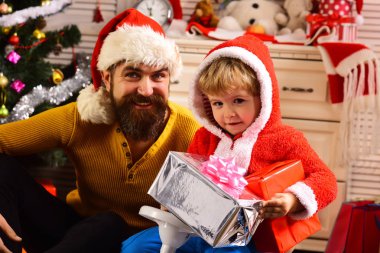 Mutlu aile yeni yılı ve Noel 'i kutluyor..