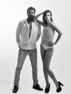 sakallı adam ve seksi kız