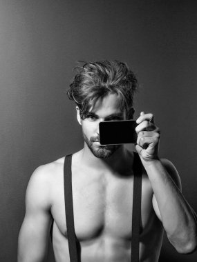 yakışıklı erkek ile smartphone