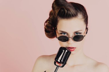 Müzik, göz ve retro tarzı, pinup.